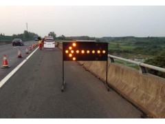 双向太阳能导向牌 黑色太阳能导向灯生产厂家图3