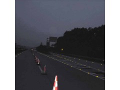 铸铝太阳能道钉 同步发光道钉交通设施生产厂家图3